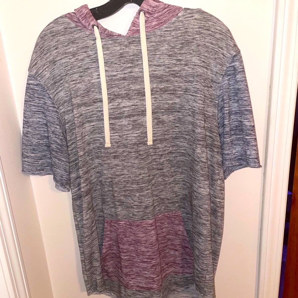 Short sleeved hoodie